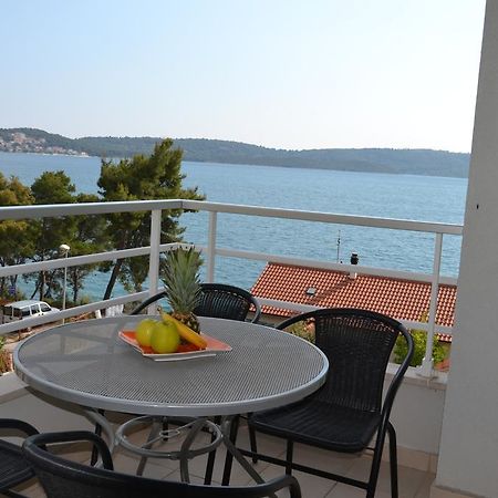 Apartment Gabi Трогир Стая снимка