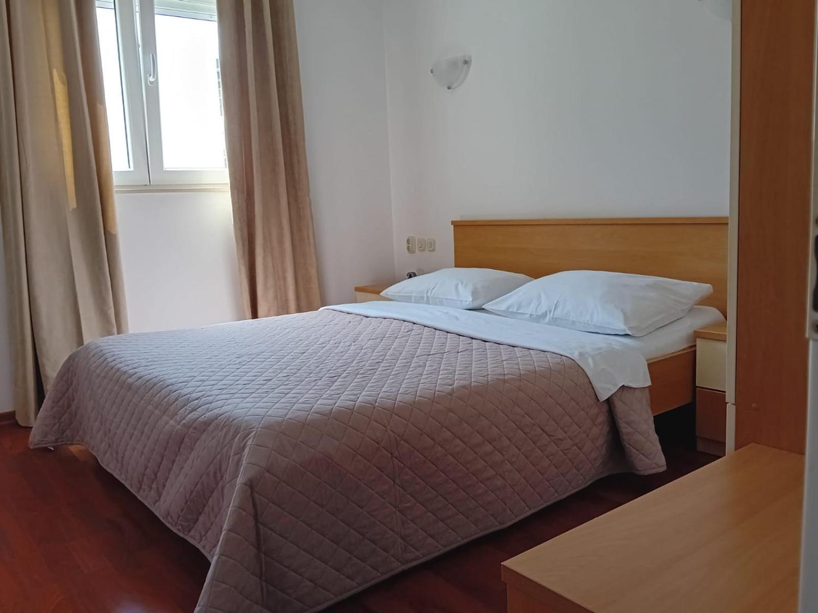 Apartment Gabi Трогир Екстериор снимка